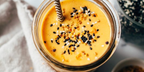 Smoothie de curmale bio si portocala